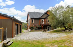 Luxury Off-Grid Waterfront Cottage on Lac Michel - Image 4
