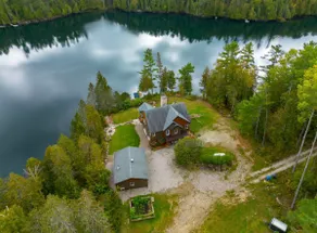 Luxury Off-Grid Waterfront Cottage on Lac Michel - Image 3