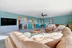 Cozy Hilltop Cottage w/ Patios near downtown Omaha - Image 3