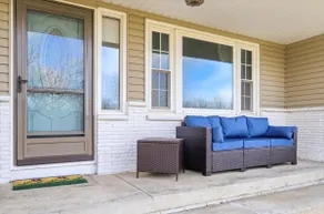 Cozy Hilltop Cottage w/ Patios near downtown Omaha - Image 5