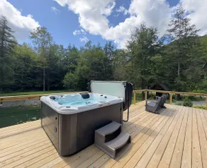 Cabin in Ellicottville, Fire Place & Hot Tub - Image 5