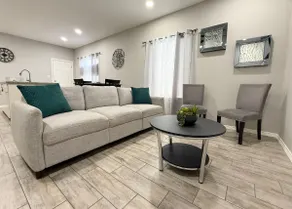 Cozy and Stylish | 3 Bedroom Apt - Image 4
