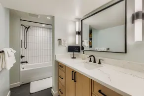 2Bd Cozy Sloans Lake guest suite - Image 4
