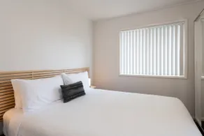 Central Lithgow Apartment - Image 2
