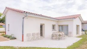 Villa in the heart of Mézériat - Image 2