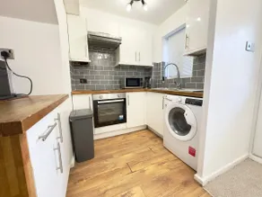 2Bedroom house in Orpington with Garden & parking - Image 3