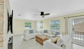 Coast is Clear! Heated pool/spa~Close to shops - Image 2