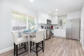 Chic 2BR Near Shopping & Dining - Image 2