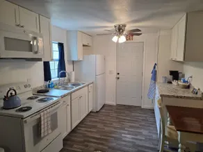 Art House Inside Lufkin Loop - Image 3