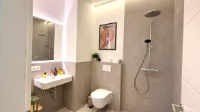 BeckHomes Munich K4: 210 QM - 18+ Guests - 7 BR - Image 3
