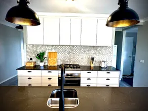 Modern and Spacious three Bedroom House - Image 3