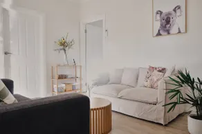 Pet & Family retreat | Fenced yard | Walk to town - Image 2