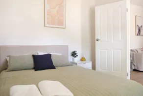 Pet & Family retreat | Fenced yard | Walk to town - Image 3