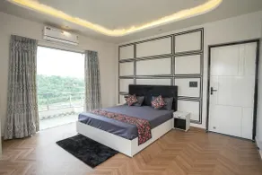 *Centrally Located* 6BHK Mansion* w/Pool & Banquet - Image 4