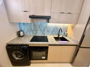 Blue Wave Suite - Waterfront Flat with Balcony - Image 5