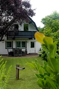 Charming vacation home with garden, fireplace & pond - Image 2