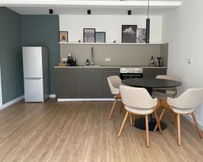 Central apartment with terrace - Image 3