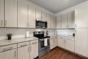 2br/2ba West Midtown/Atlantic Station Free Parking - Image 5
