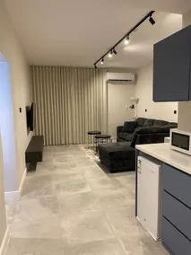 Room and lounge with self check-in ¹⁰³ - Image 4