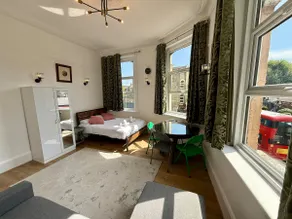 The Finchley Grand Flat II - Image 4
