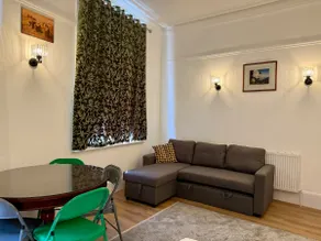 The Finchley Grand Flat II - Image 5