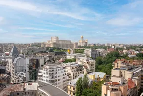 Views! of all the Palaces, 2BR Stunner - Image 2