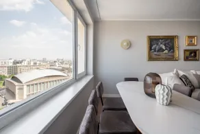 Views! of all the Palaces, 2BR Stunner - Image 4