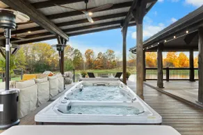 Wine Country Loft + Heated Swim Spa - Image 2