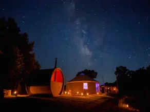 Luxury Yurt w/Pond, Sauna, Fire-pit, Garden, Stars - Image 2