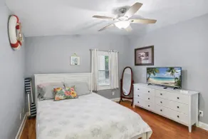 Island Getaway | Fire Pit Patio | 5 mins to Beach - Image 3