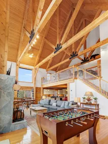 Mountain Home with Scenic Views - Image 2
