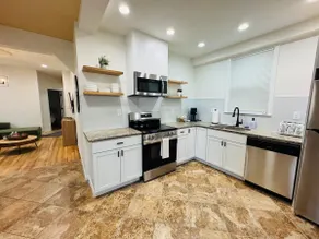 Bright and Spacious 3BR Near Boston Free Parking - Image 3
