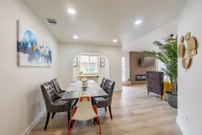 Modern Stay Near The Domain/Q2 - Image 5