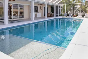 Waterfront luxury estate - Image 5