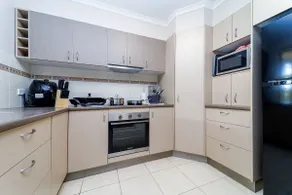 5-Bedroom Comfort & Style - Image 4