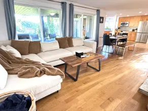 North Van Getaway with 3BR, Hot Tub and Huge Backyard - Image 3