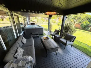 North Van Getaway with 3BR, Hot Tub and Huge Backyard - Image 5