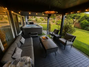 North Van Getaway with 3BR, Hot Tub and Huge Backyard - Image 5