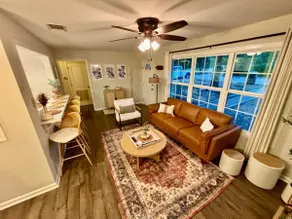 Riviera Vista- Walk to the River! - Image 3