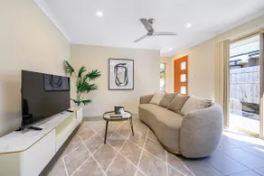 Bright 2BR Escape: Netflix & Wi‑Fi Near Theme Park - Image 3