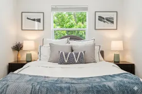 Modern Riverside Haven | Sleeps 9 | 5-Mins to DT - Image 2