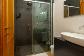 Modern two-room apartment with garage - Image 5