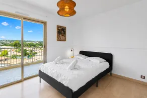 Le Thalassa - Spacious - Sea View - AC - Parking - Pool - Image 3