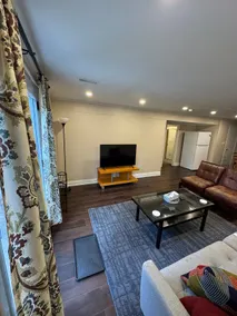 Bright & Cozy Bankfield Stay - Image 5