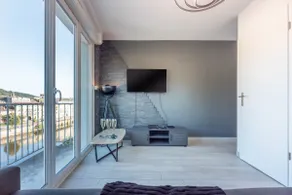 Apt F1 - balcony /downtown - Image 3