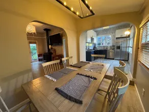 Remodeled 2BR Creekside Retreat - Image 4