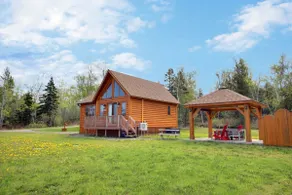 Chalet at the mouth of the river - Image 2