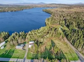 Lakefront Retreat on Back Lake - Image 4