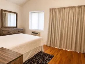 Astoria 3BR Home | Balcony | Near Manhattan - Image 4