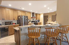 SC 5801: Penthouse with Huge Kitchen & Space - Image 4
